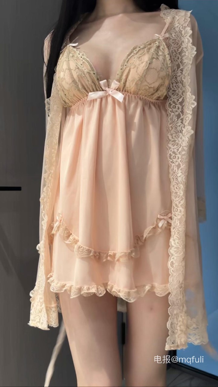 林扣弦 2025-06-12 15:13:49 粉粉嫩嫩的睡衣🤗今天走一下纯欲风😘