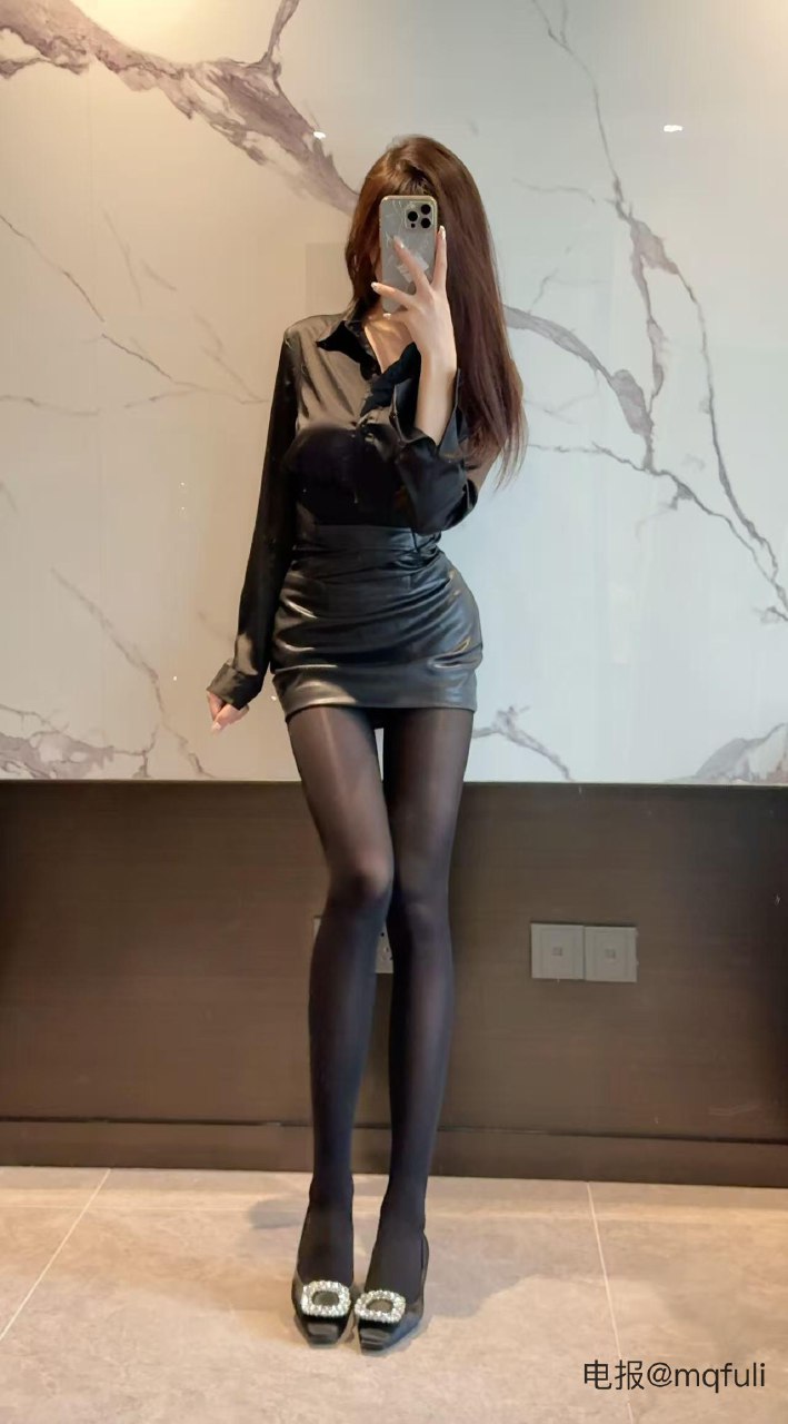 兔妮妮 2025-06-14 18:45:58 今天穿黑色衬衫哦