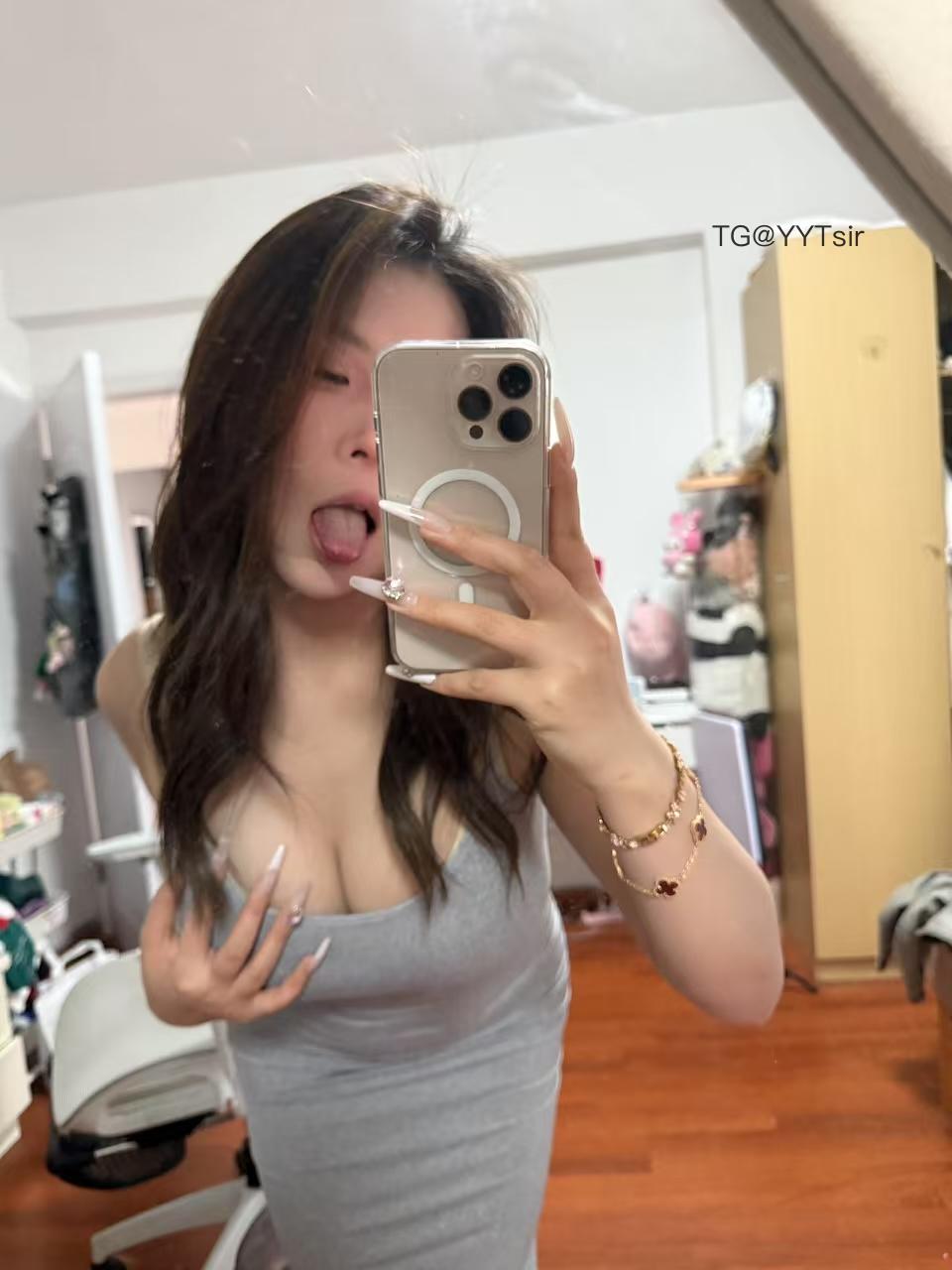 小意oO 2025-06-04 11:06:10 发不了朋友圈的自拍照👀