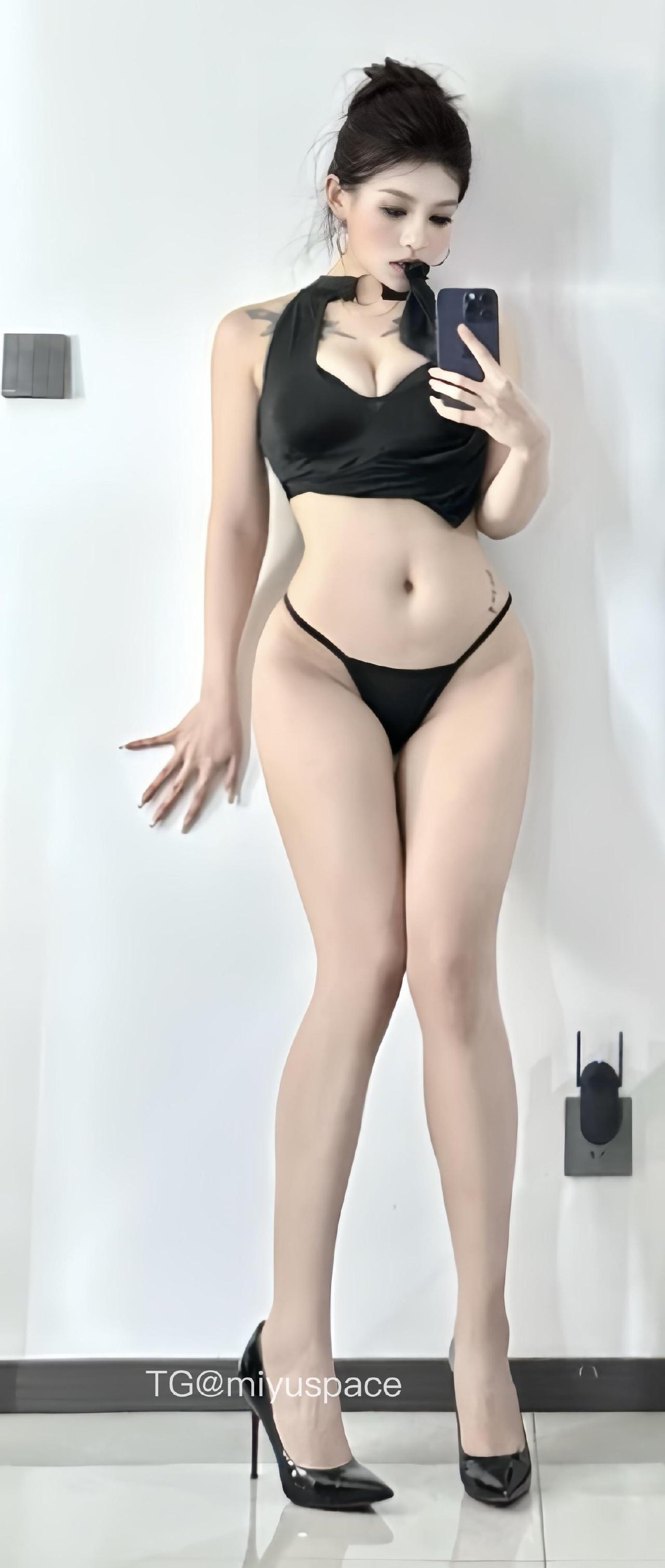 Fortuna 2025-06-16 19:44:12 辣妹日记CL《幻光》系列共24张