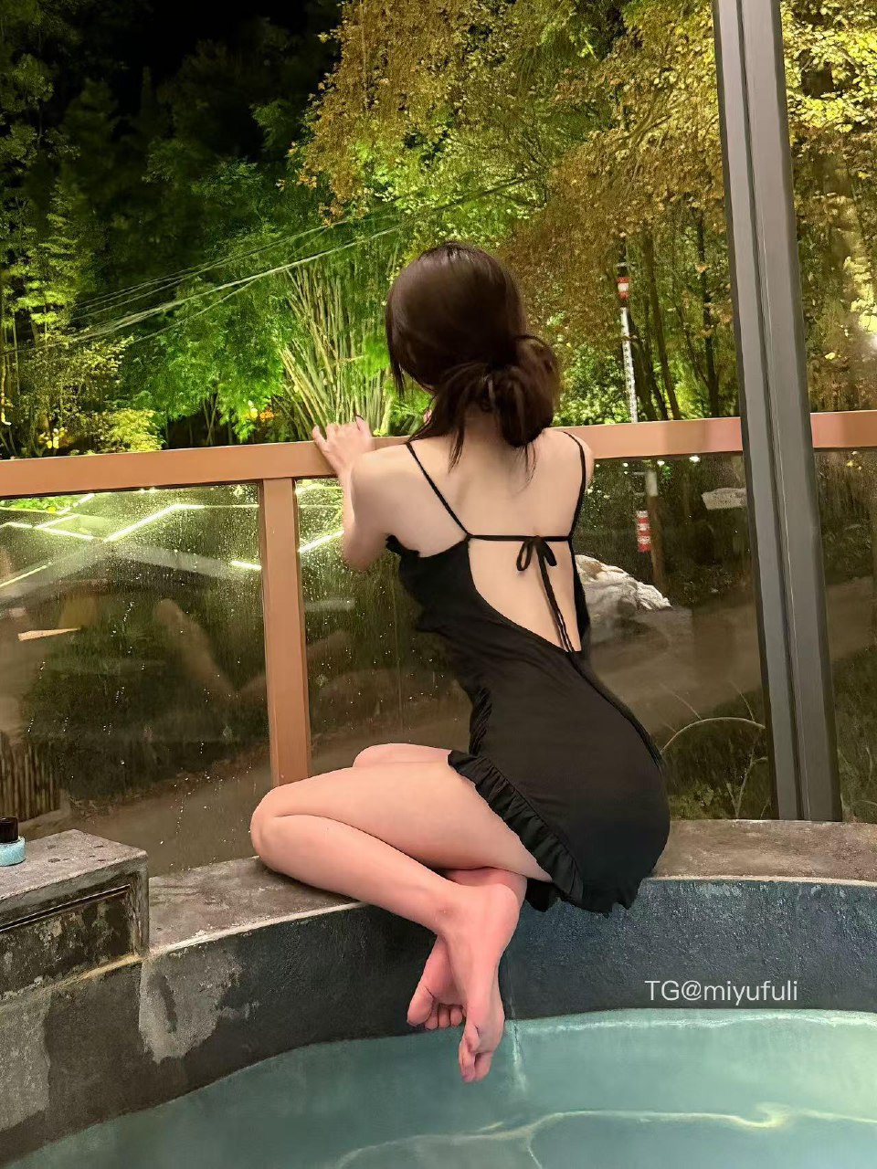 兔妮妮 2025-06-14 18:45:58 今天穿黑色衬衫哦