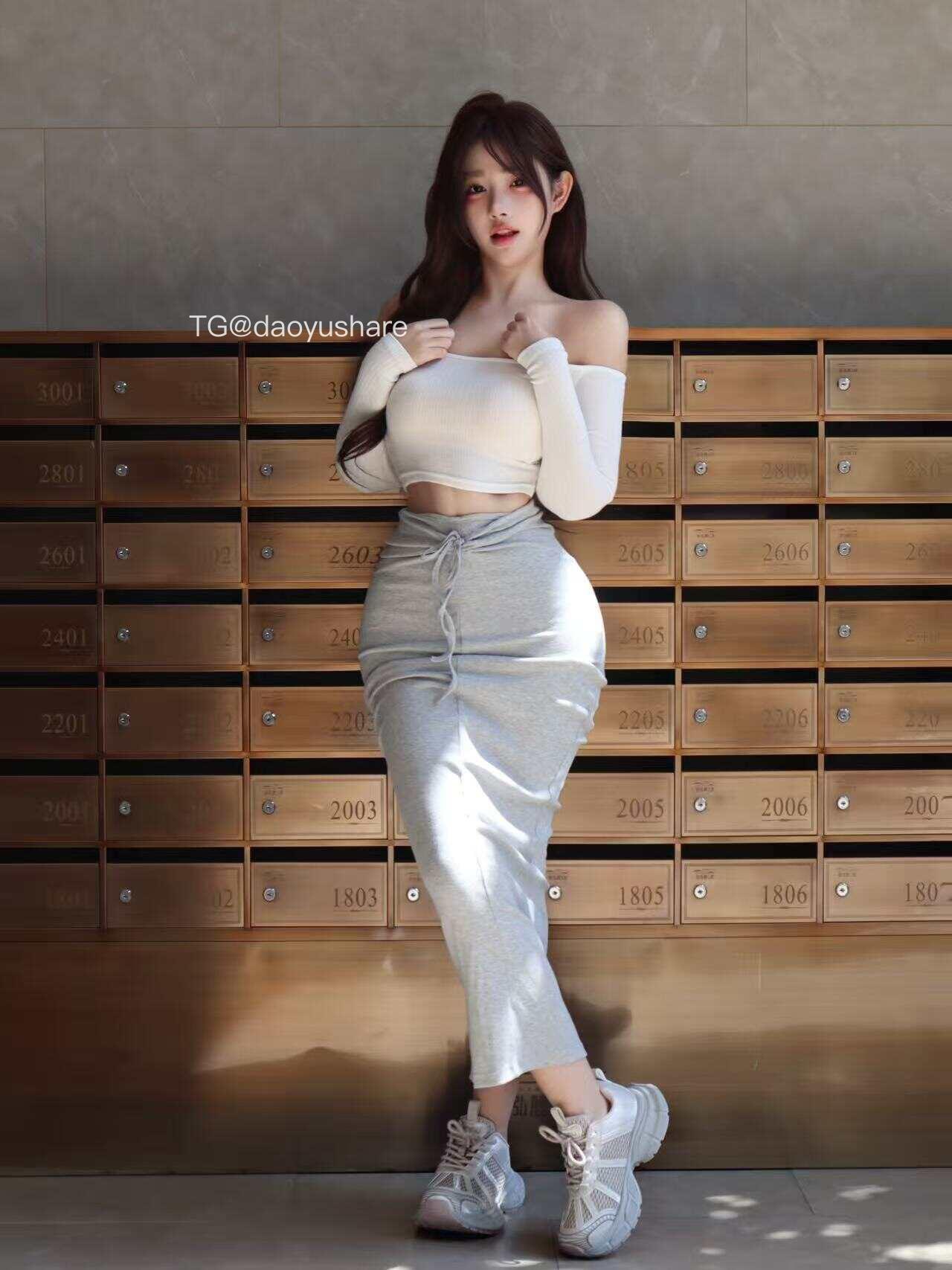 肉肉 2025-06-01 01:21:24 讲永远太假了记住这一帧就好了