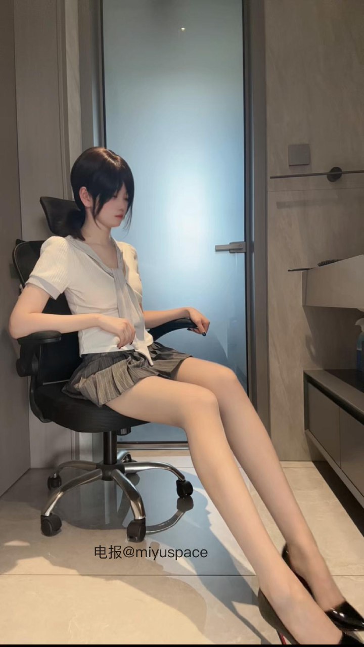 林扣弦 2025-06-16 02:17:50 我不需要你野心勃勃 我只希望你早晨勃勃🤗