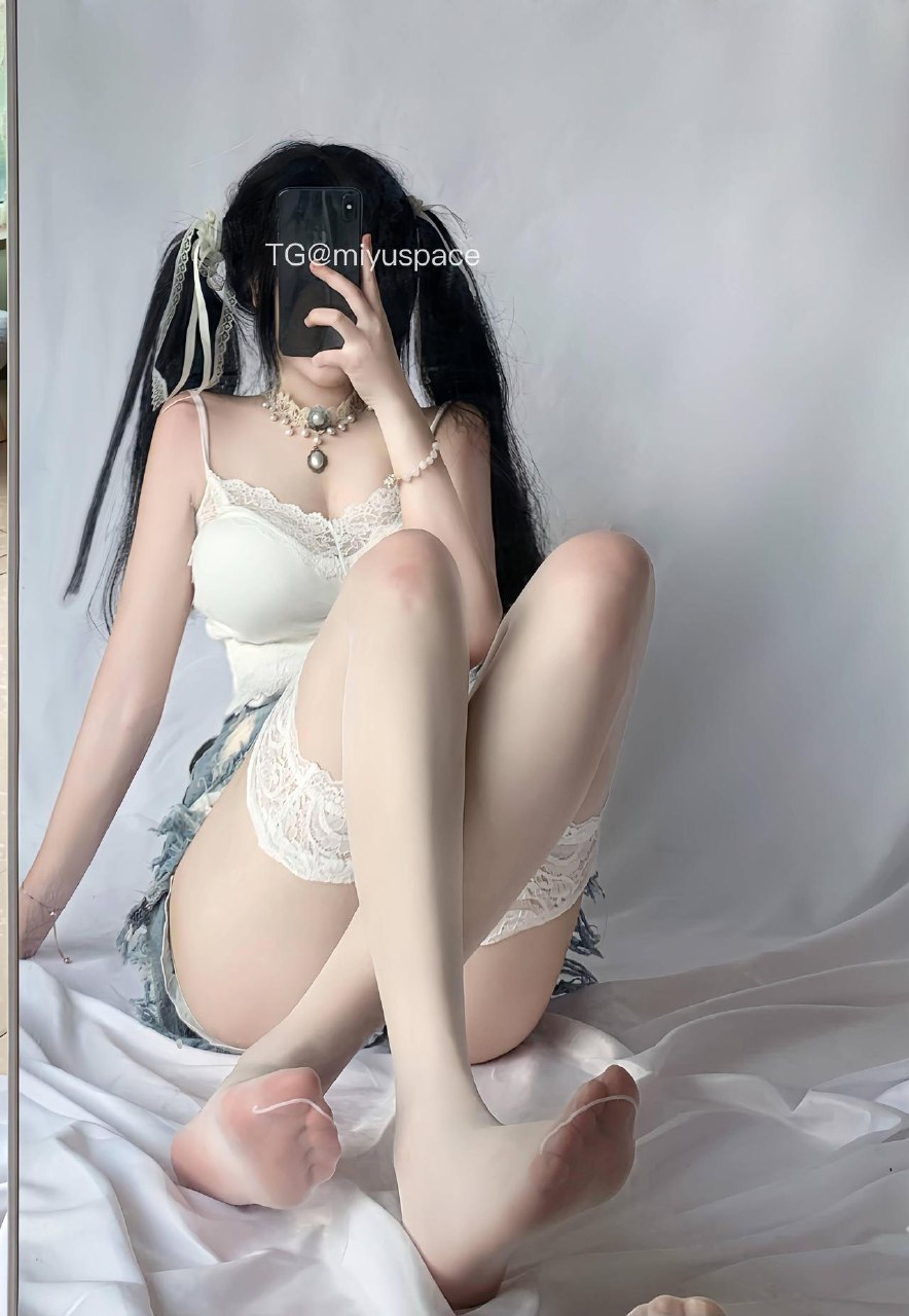 易辞 2025-06-25 02:13:43 性感白丝 这组对镜拍真的高质量