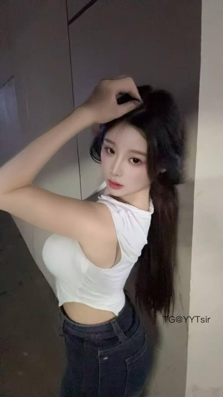 十七同学 2025-06-05 13:32:42 今天的C位是它🍰还是我呢？