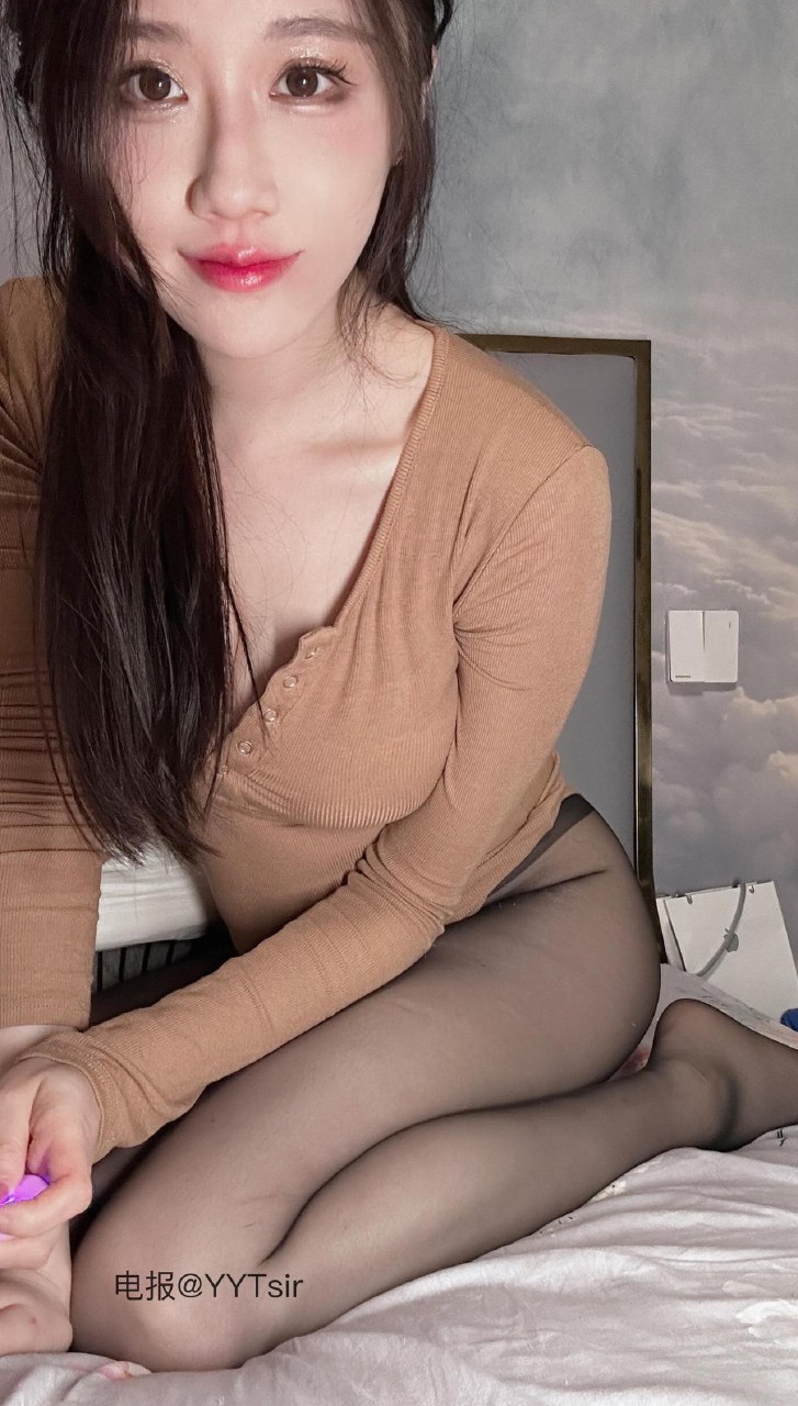 轩子巨2兔 2025-06-12 15:45:17 黑色毛衣😏