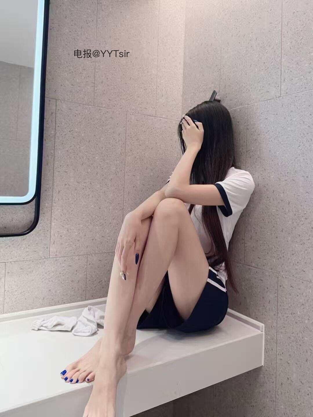 嘉嘉今天要早睡 2025-06-01 17:42:29 喜欢吗？专门拍给你看的