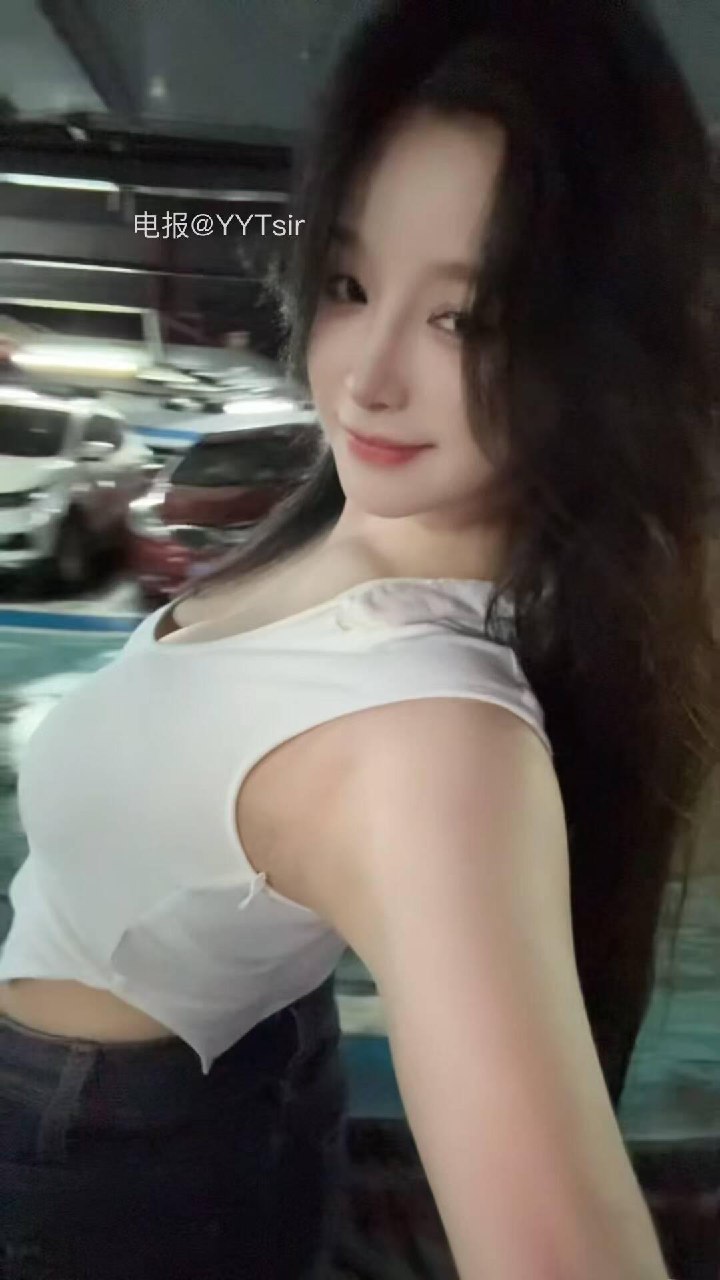 十七同学 2025-06-05 13:32:42 今天的C位是它🍰还是我呢？