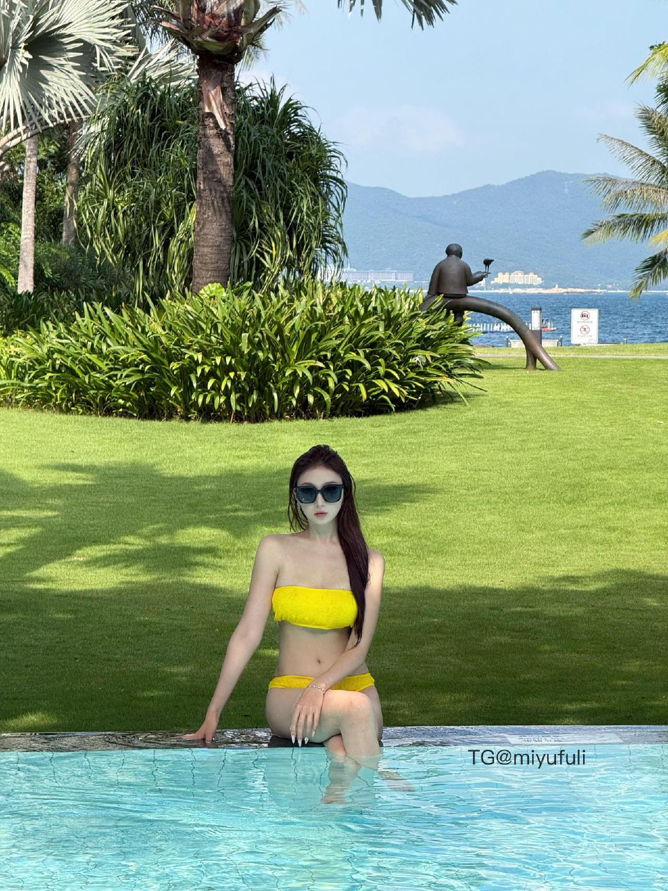 SerenaSs 2025-06-10 16:07:43 八张超清海边套图😘