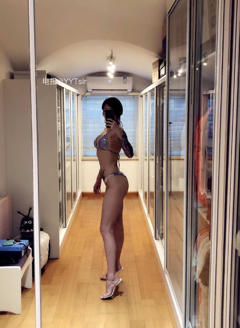 栗子Chen 2025-06-12 16:58:32 近距离感受丁子户与泳装的结合碰撞