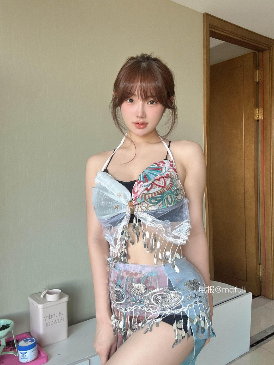 张洛洛 2025-06-16 14:05:10 想看去掉内搭的吗 想看的扣1🥰