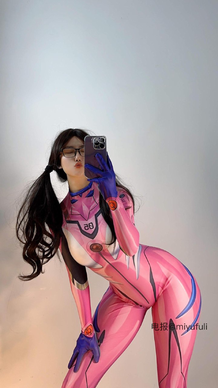 俏妞 2025-06-15 18:30:51 你说你会永远爱我，爱的是现在的我，还是我？