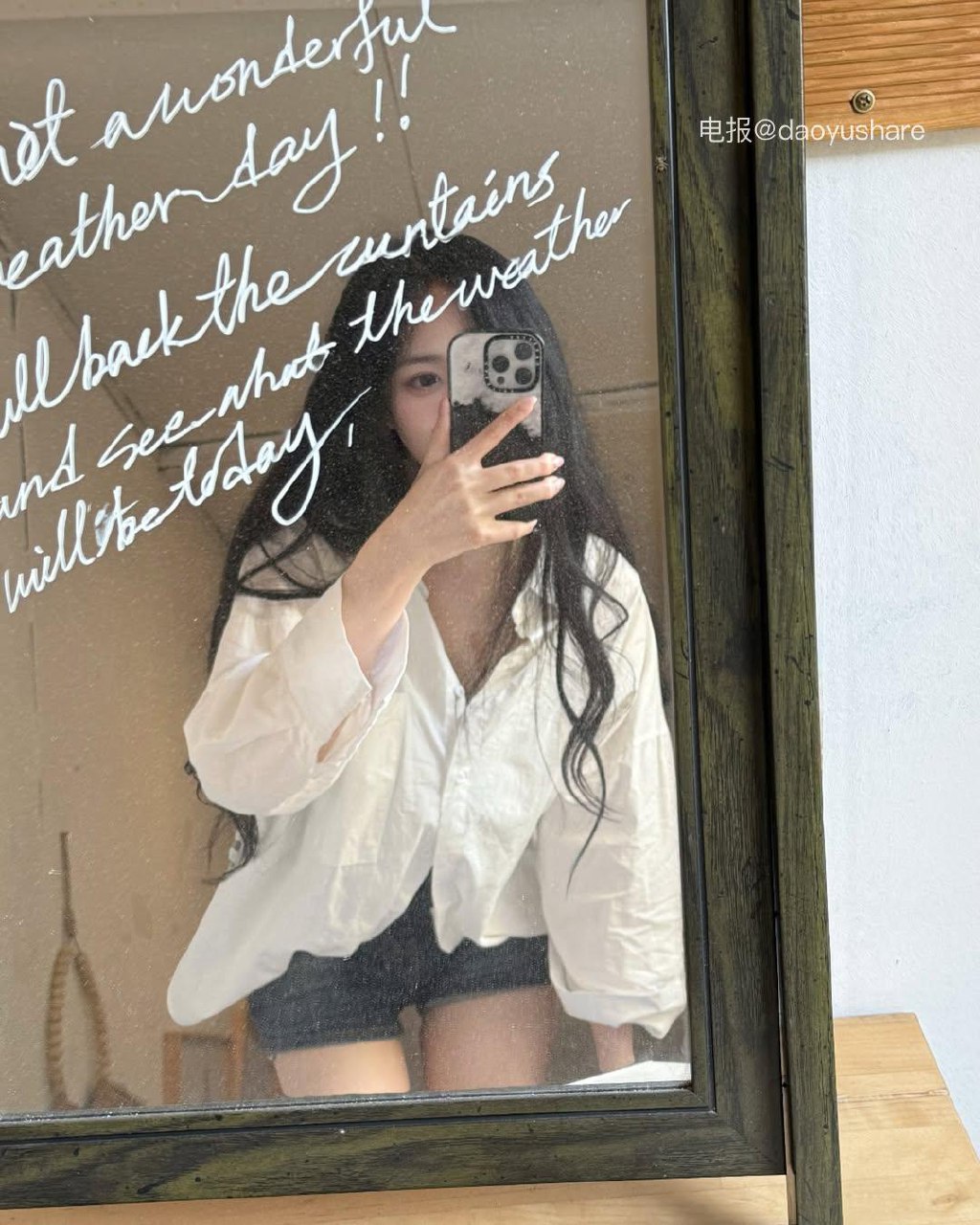 小小鲨余 2025-06-14 17:28:57 夏日海滩，你的背影偷藏我心跳