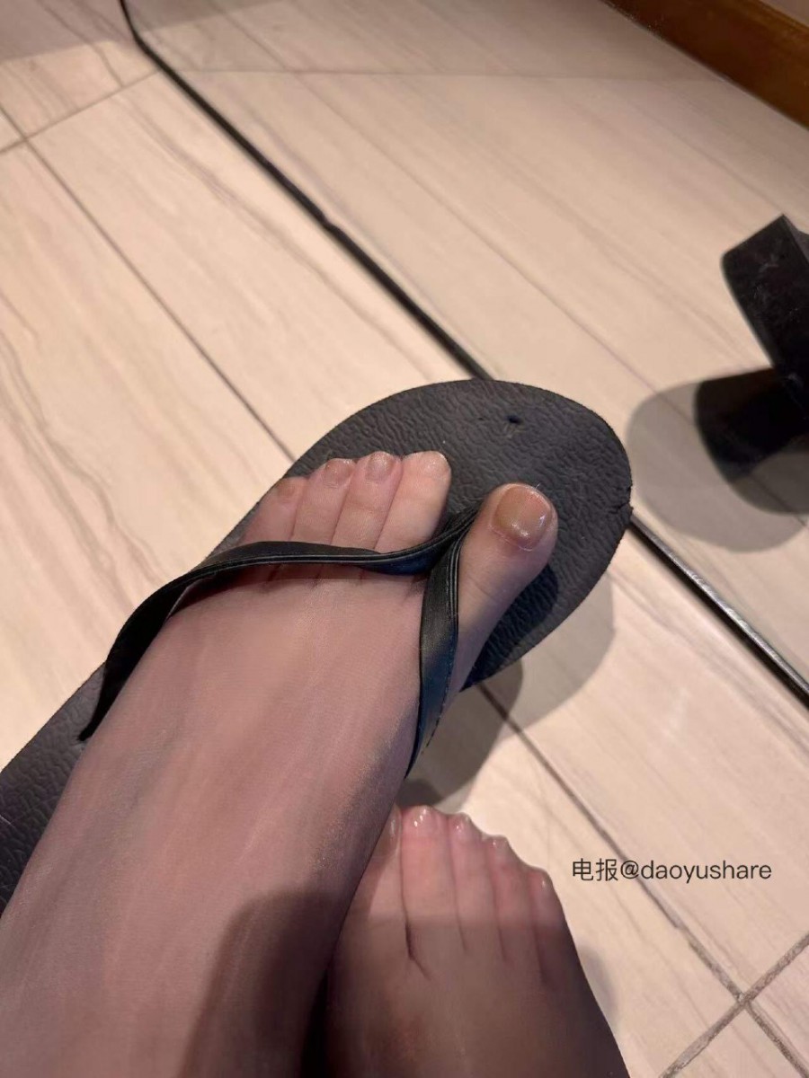 兔头同学tutu 2025-07-08 19:25:39 拖孩有点烂啦 今晚扔在小区门口