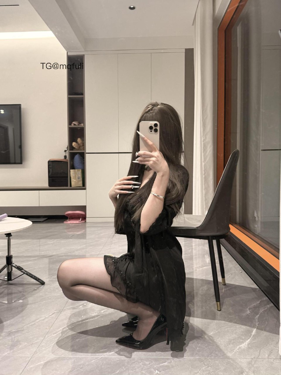 娇七 2025-07-30 15:19:25 黑睡衣✅➕黑丝✅➕黑高跟👠