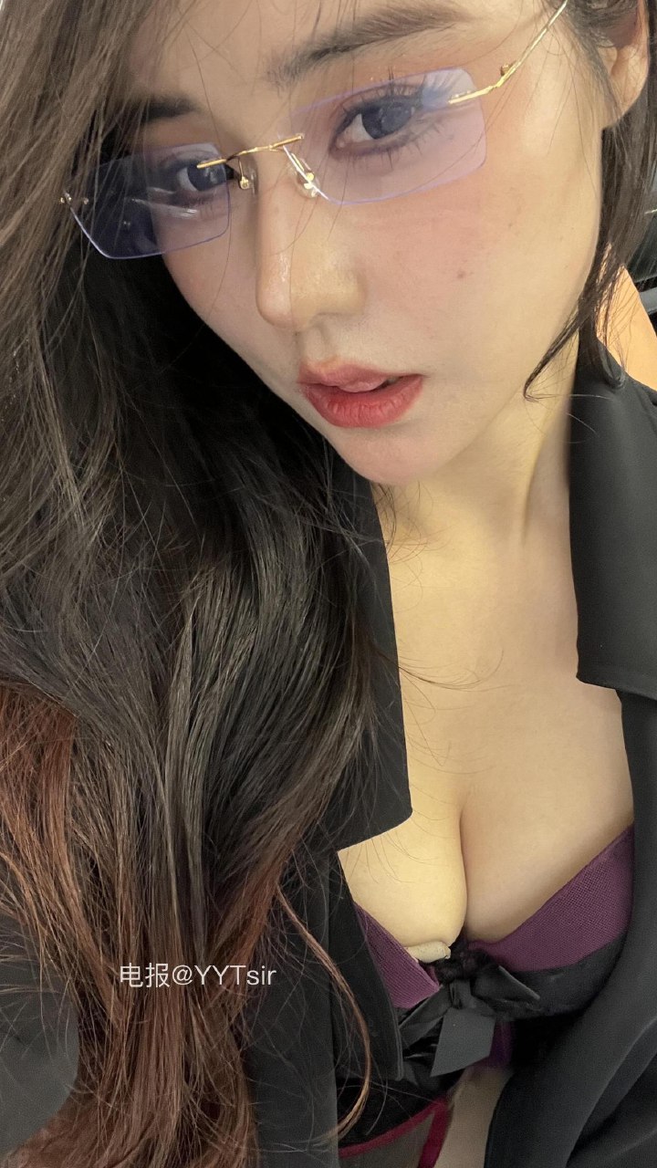 多吃生菜 2025-07-31 18:36:56 #颜值##秀身材##反差#