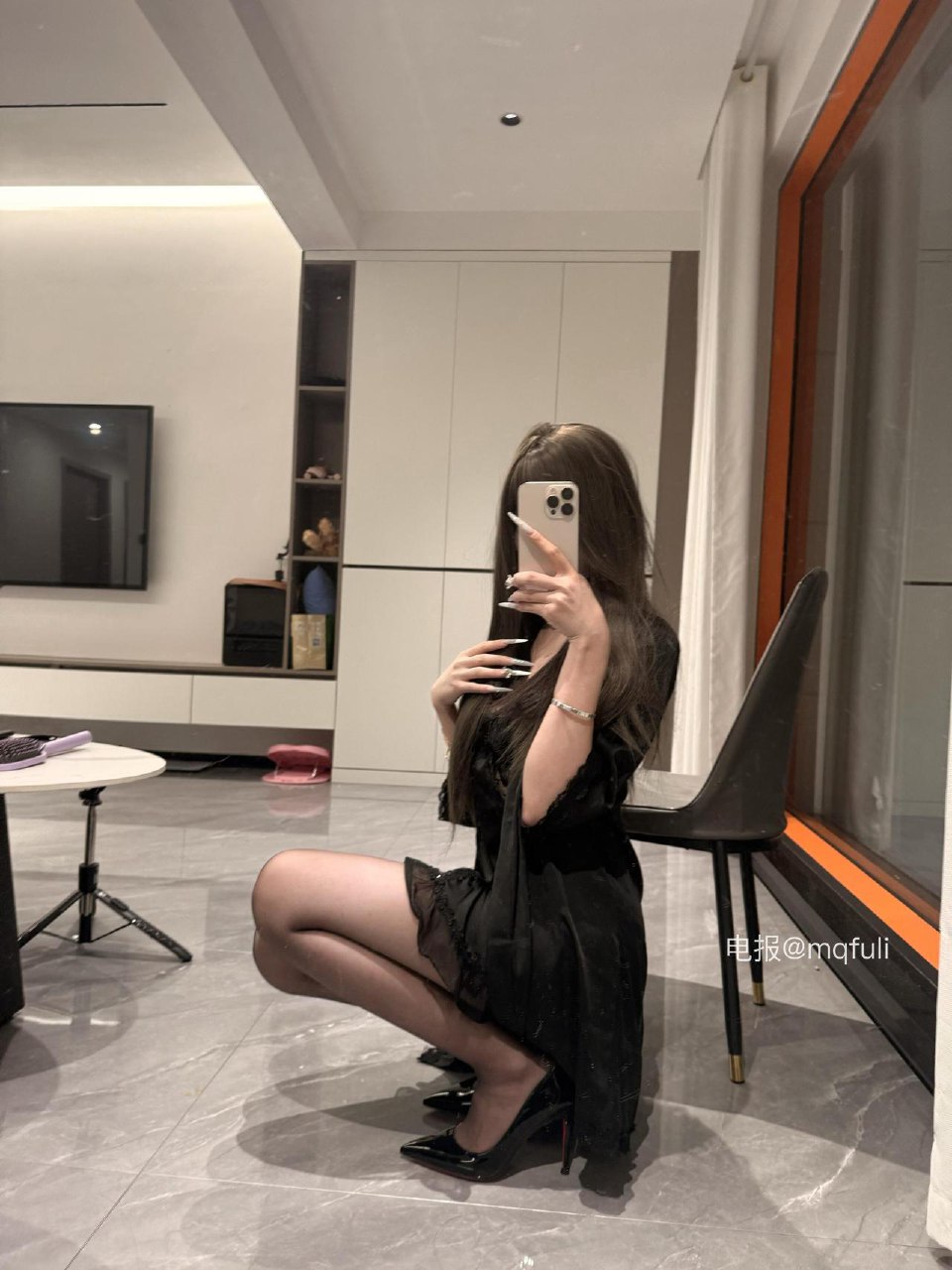 娇七 2025-07-30 15:19:25 黑睡衣✅➕黑丝✅➕黑高跟👠