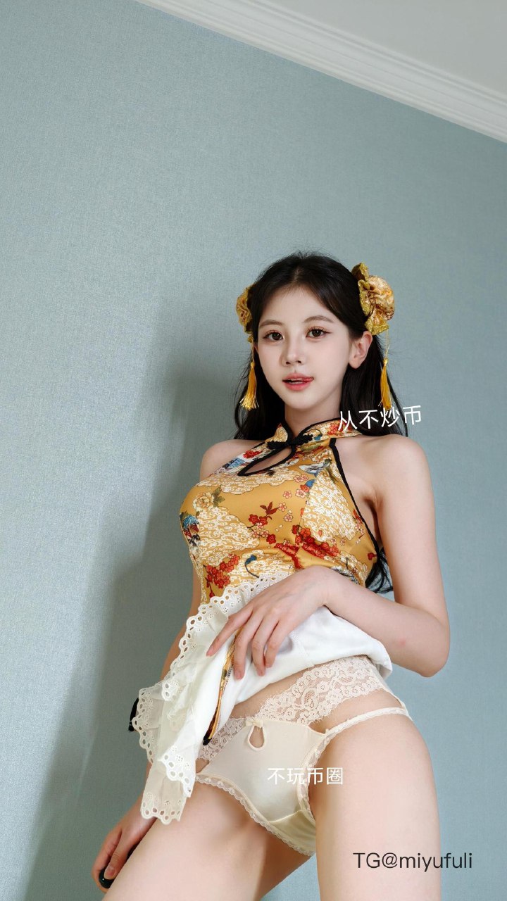 刘二萌 2025-07-31 19:11:26 黄桃蕾丝花边白丝嫩腿🦵