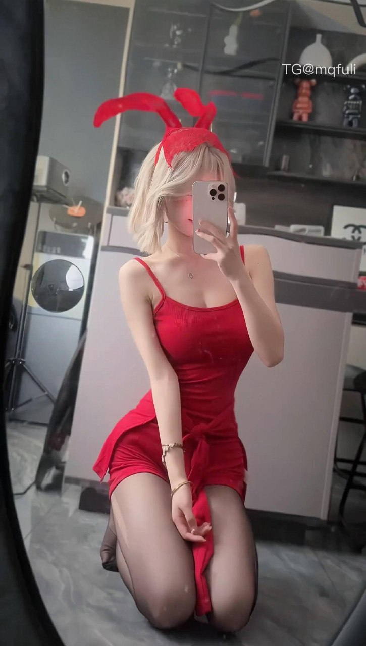 小宣先睡噜 2025-07-30 16:22:51 宝宝 今晚我穿这套好吗😘