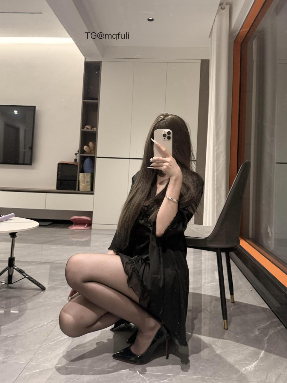 娇七 2025-07-30 15:19:25 黑睡衣✅➕黑丝✅➕黑高跟👠