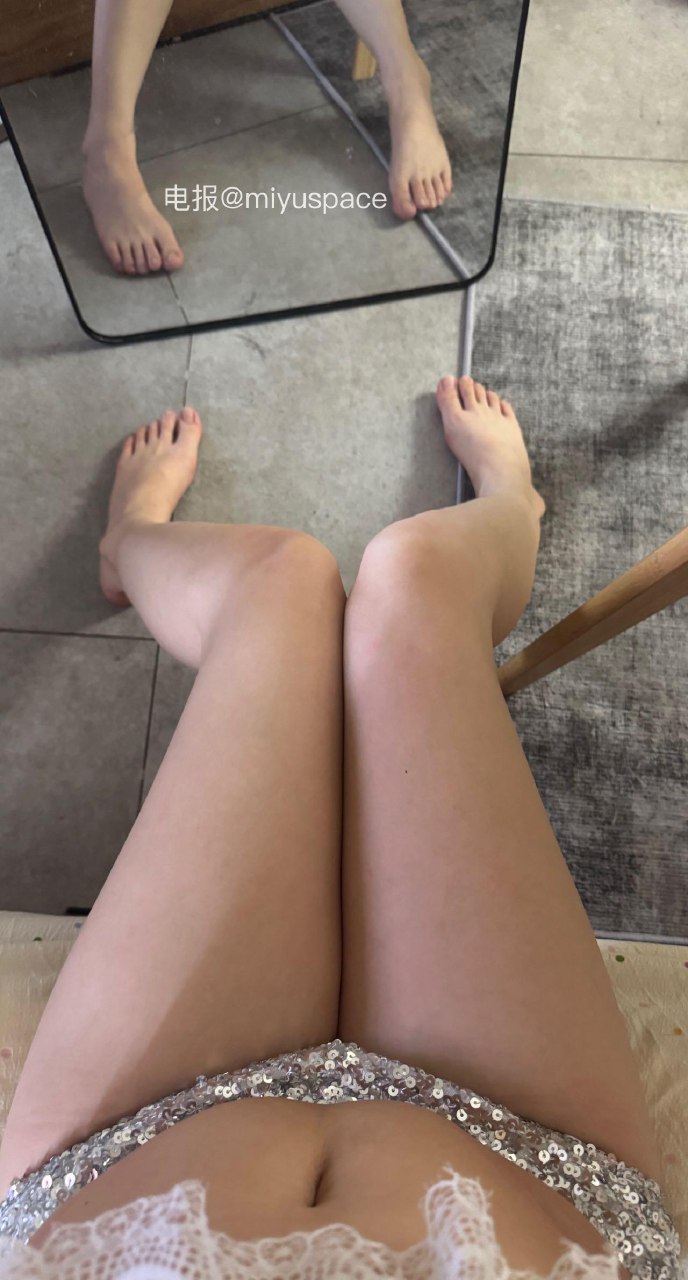 雪顶 2025-07-09 16:42:48 好多粉丝宝宝反馈想要看写真集