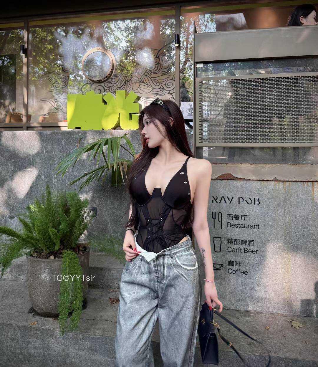 美杜莎 2025-07-20 03:54:49 不要乱发脾气哦，姐姐会讲道理