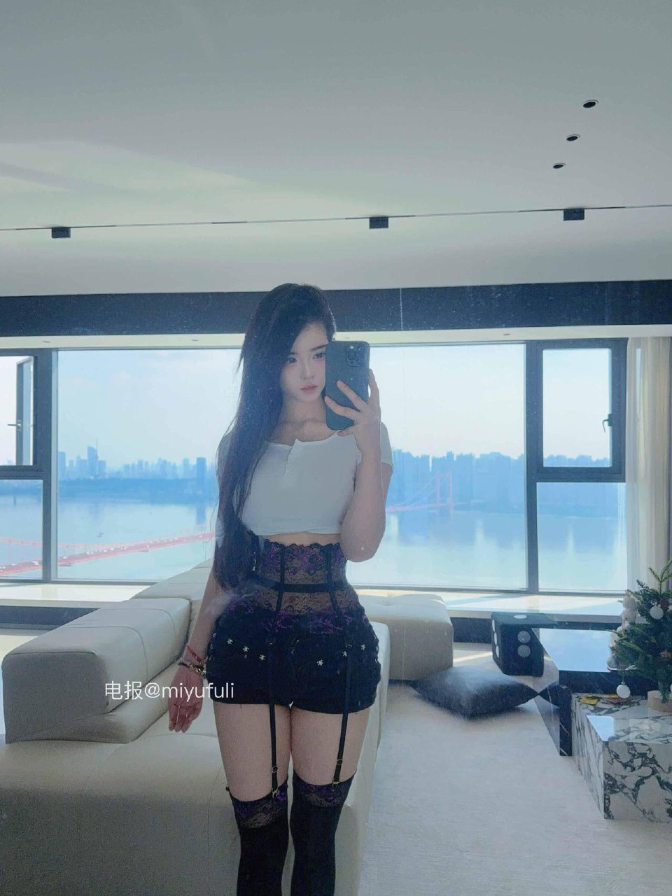 卿风 2025-07-30 14:49:04 嘴巴再硬 亲起来也是软的