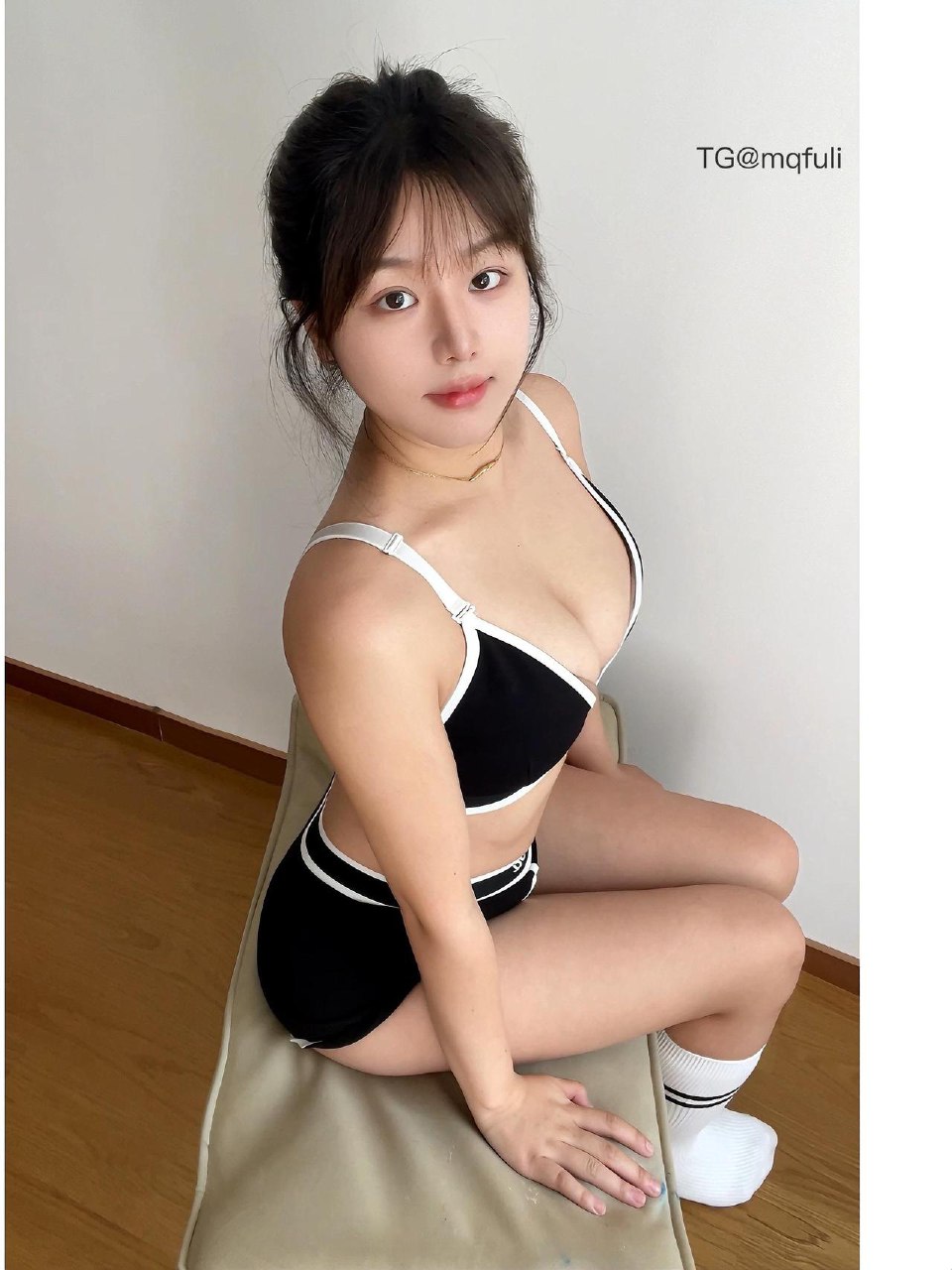 月球造梦家 2025-07-19 13:18:55 看着我眼睛