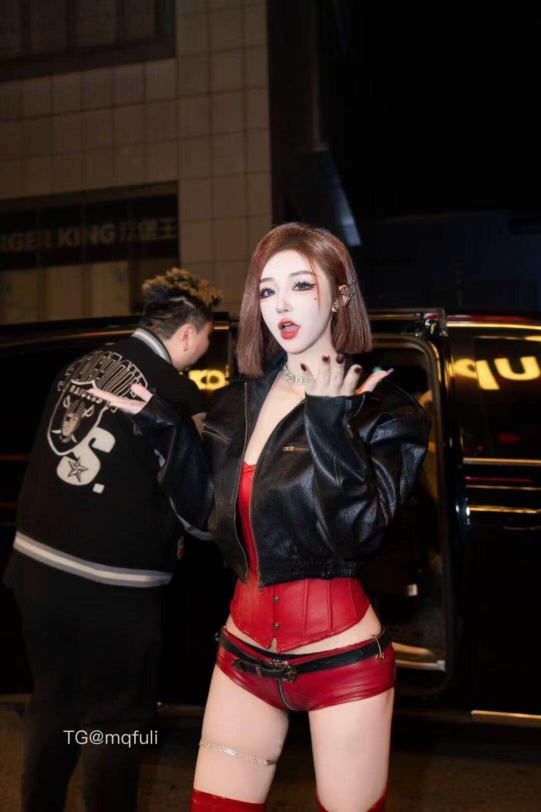 Nico爱跳舞 2025-07-17 08:29:51 承认吧，你屏幕都为我发烫了📱