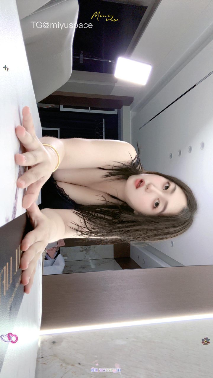 爱喝牛奶的墩墩 2025-07-29 23:04:13 别急～#秀身材##反差#