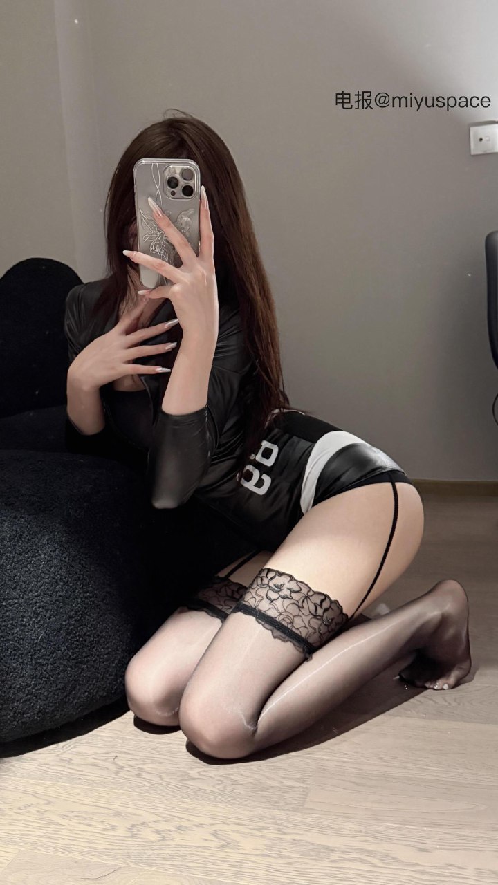 兔妮妮 2025-07-09 13:14:11 吊带袜超级性感～