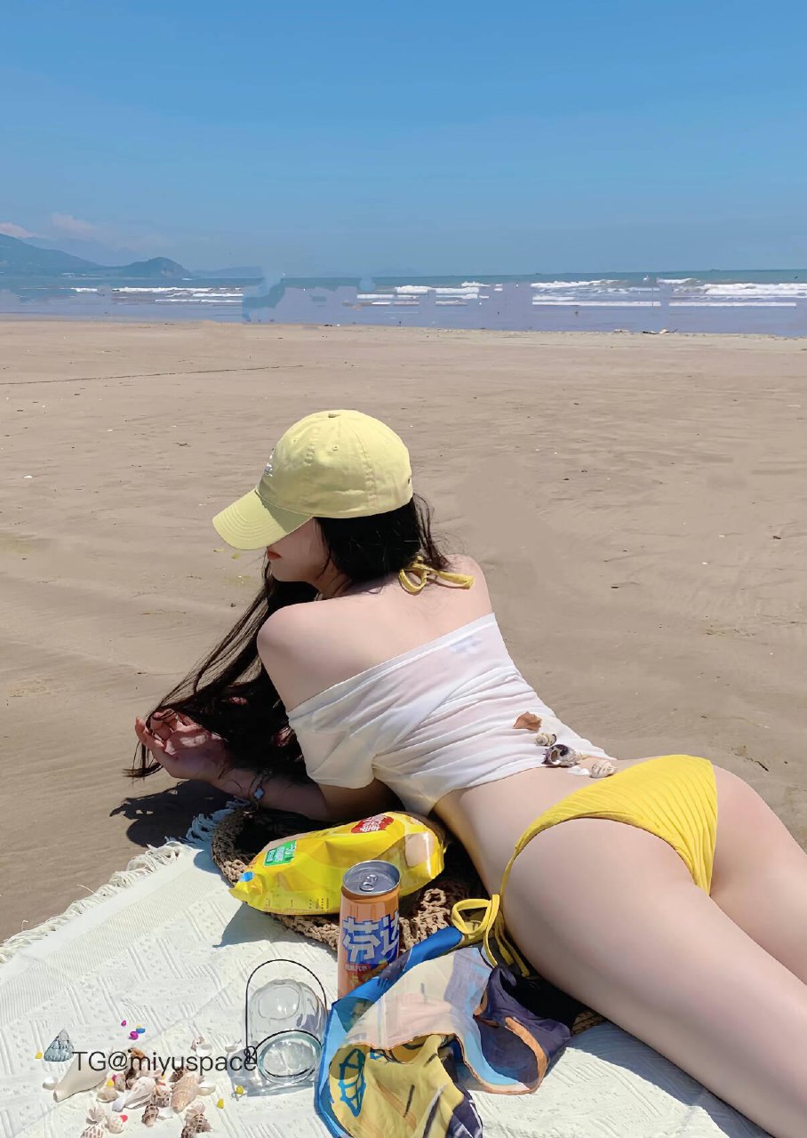 小奈酱 2025-07-29 23:03:19 穿上这件，我决定今晚约会…取悦自己