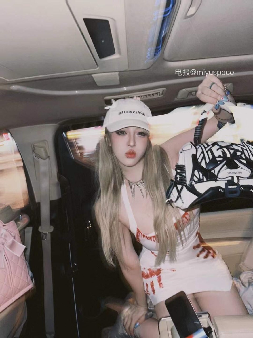 你的渡口 2025-07-16 00:44:32 喜欢车内宽敞一点，能施展开