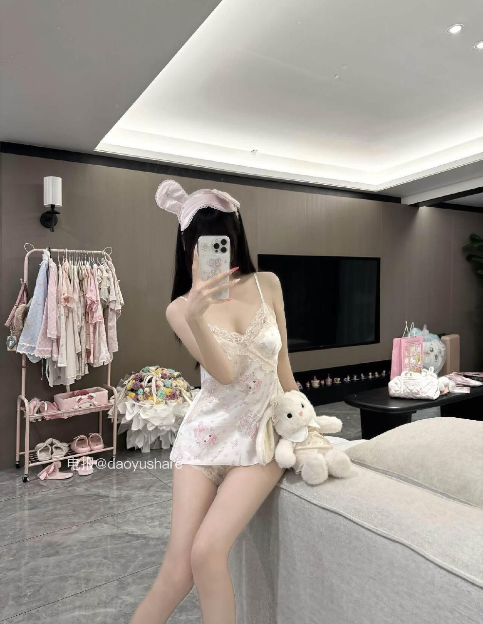 小酱粒 2025-08-14 07:34:09 眼罩当成发饰用萌萌的