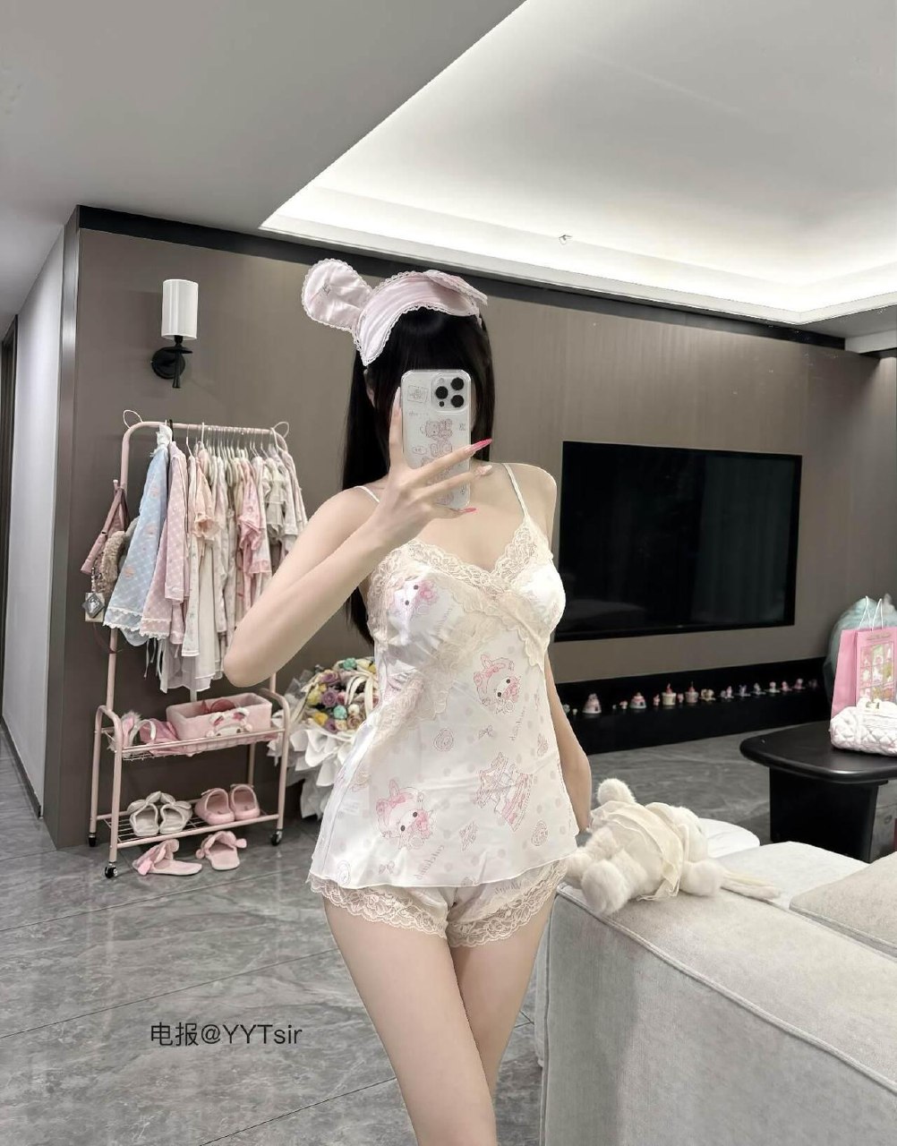 小酱粒 2025-08-14 07:34:09 眼罩当成发饰用萌萌的