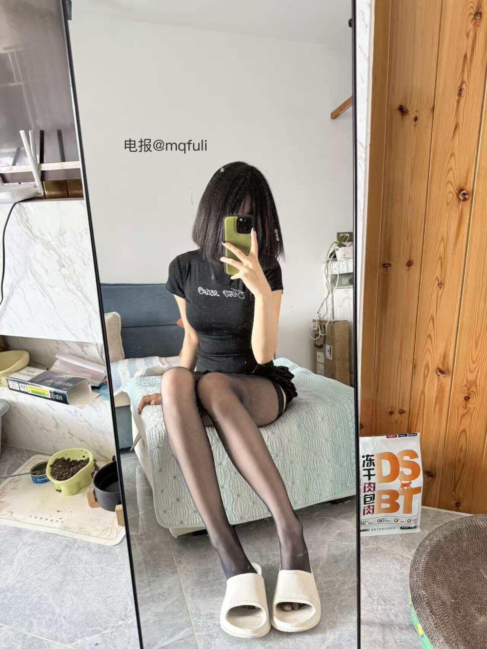 月饼 2025-08-26 17:01:04 都说黑si金典 永看不腻噢💗