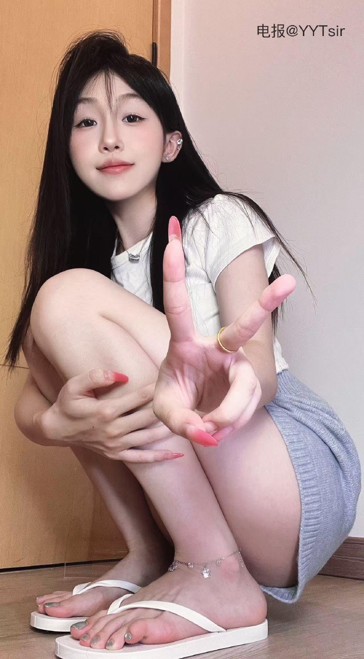 别拔虎牙 2025-08-08 22:36:55 包臀超短裙🥵