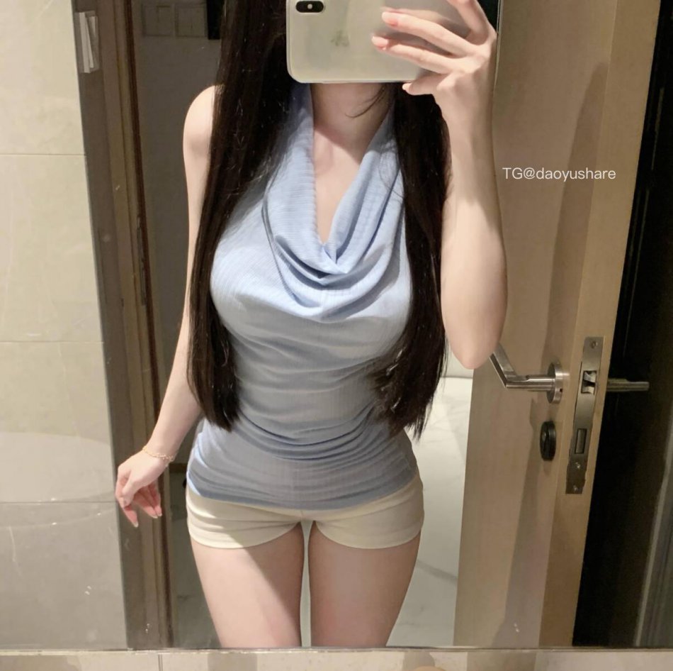 小奈酱 2025-08-18 11:18:21 你老是装孤独  明明跟这么多人暧昧过