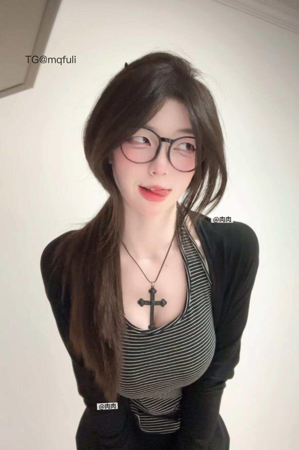 肉肉丸 2025-08-06 10:57:59 最近天气有点热  宝宝们注意防暑哦