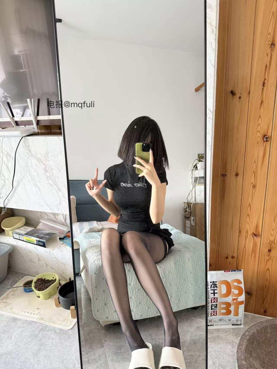 月饼 2025-08-26 17:01:04 都说黑si金典 永看不腻噢💗