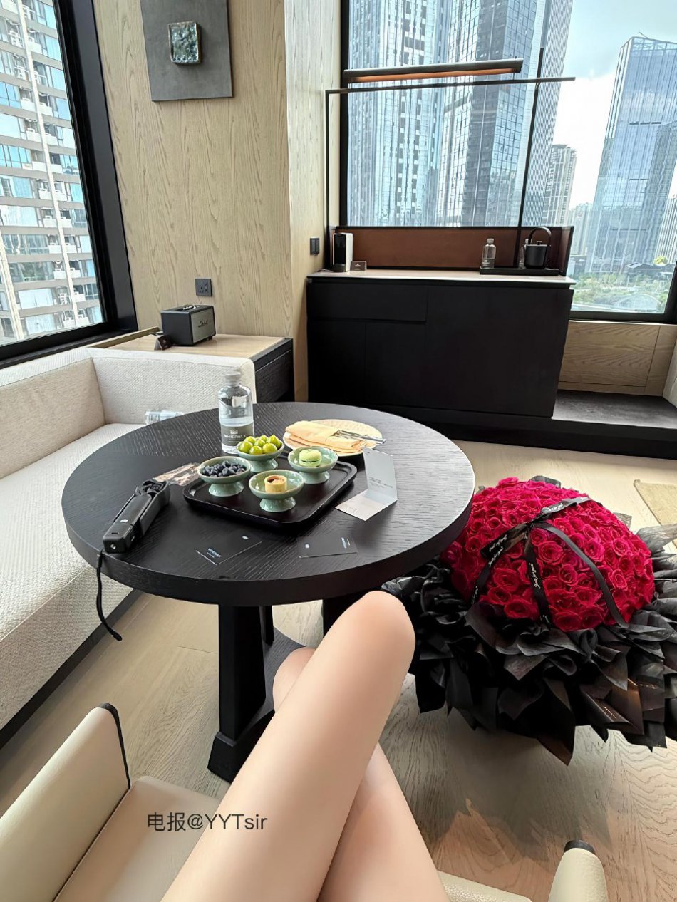 都快兔了 2025-08-17 19:53:10 来我家看熊出没 我带你看吉吉和毛毛