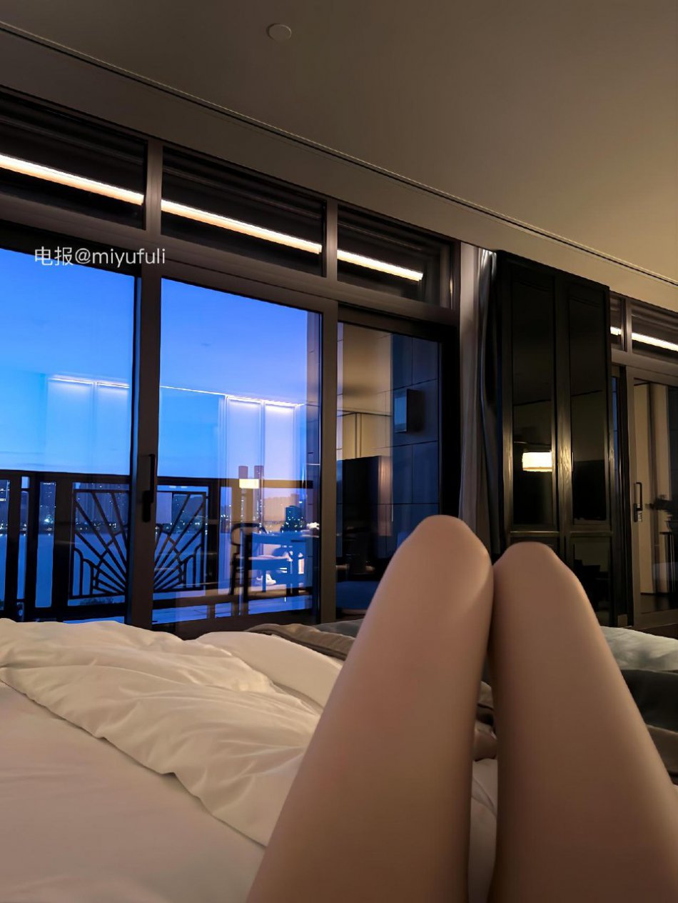 都快兔了 2025-08-17 19:42:43 她在酒店啊啊啊