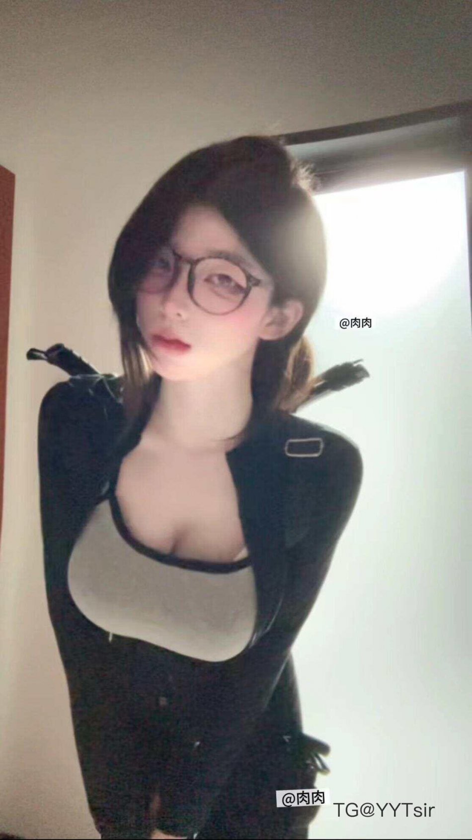 肉肉丸 2025-08-18 15:56:38 照片比本人好看 有事找照片😘😜