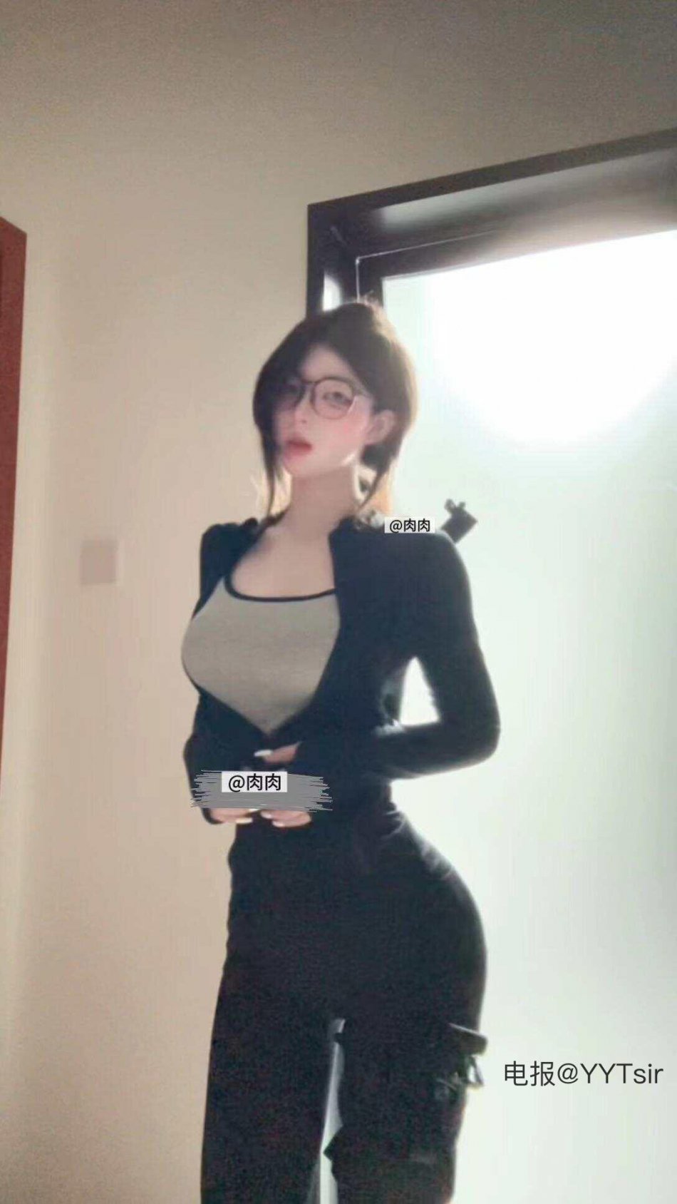 肉肉丸 2025-08-18 15:56:38 照片比本人好看 有事找照片😘😜