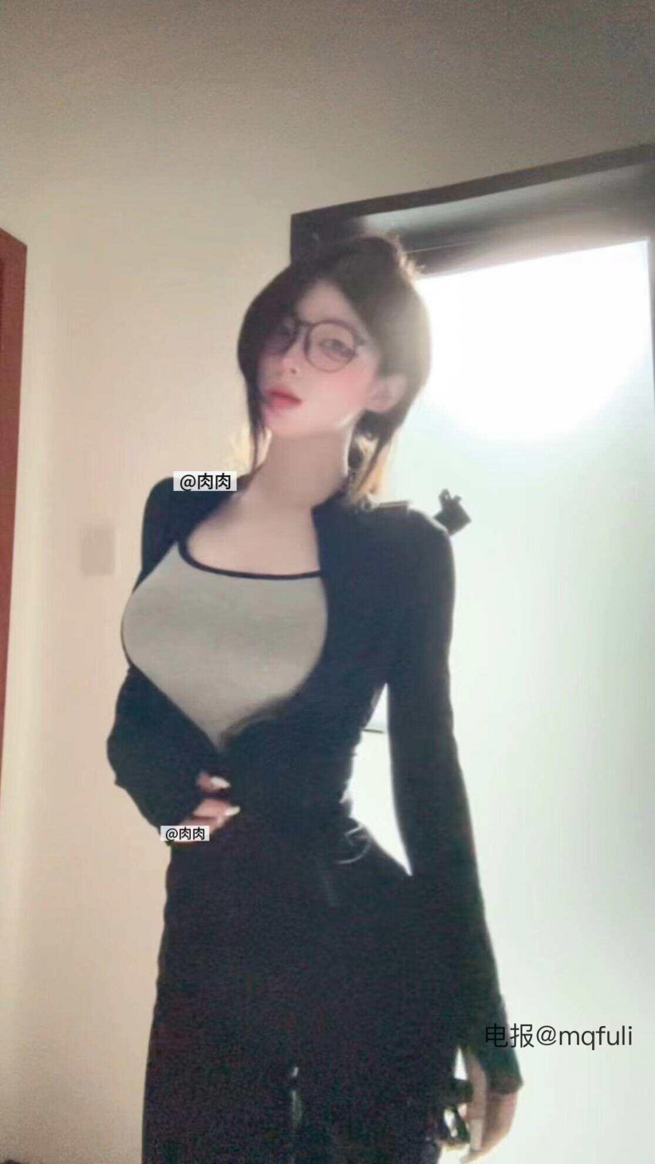 肉肉丸 2025-08-18 15:56:38 照片比本人好看 有事找照片😘😜