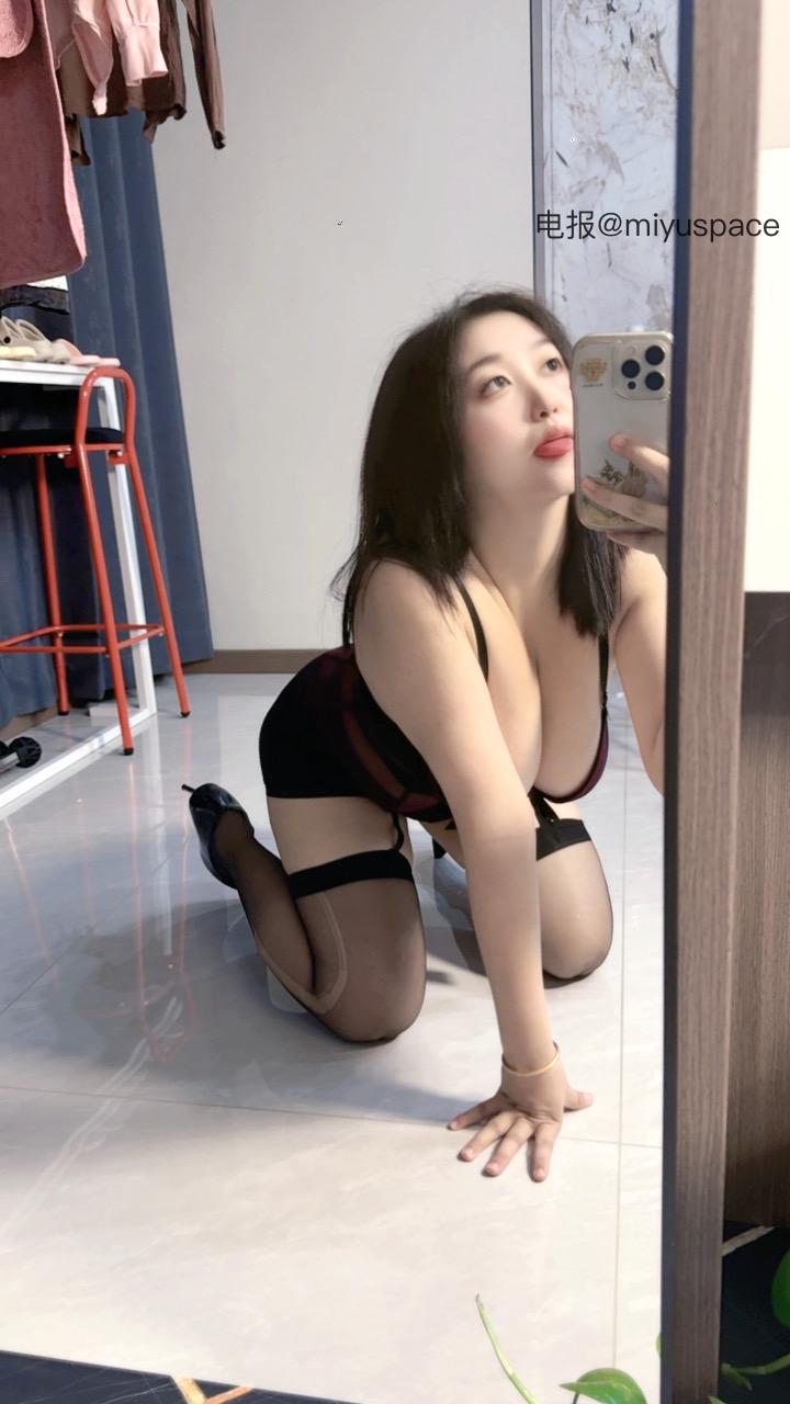 爱喝牛奶的墩墩 2025-08-08 00:25:23 #反差##秀身材##穿搭#