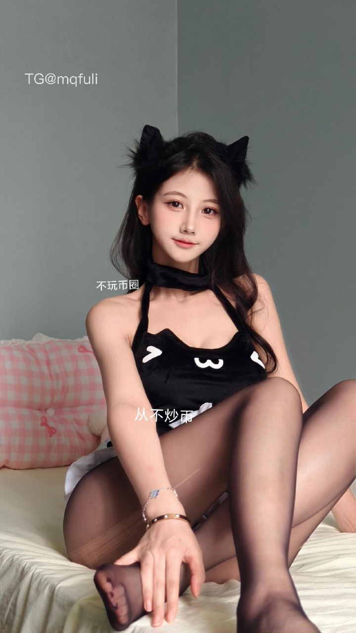 刘二萌 2025-08-09 17:06:28 反叛黑喵 女仆套装㊙️ 丰腴身姿更娇俏👄