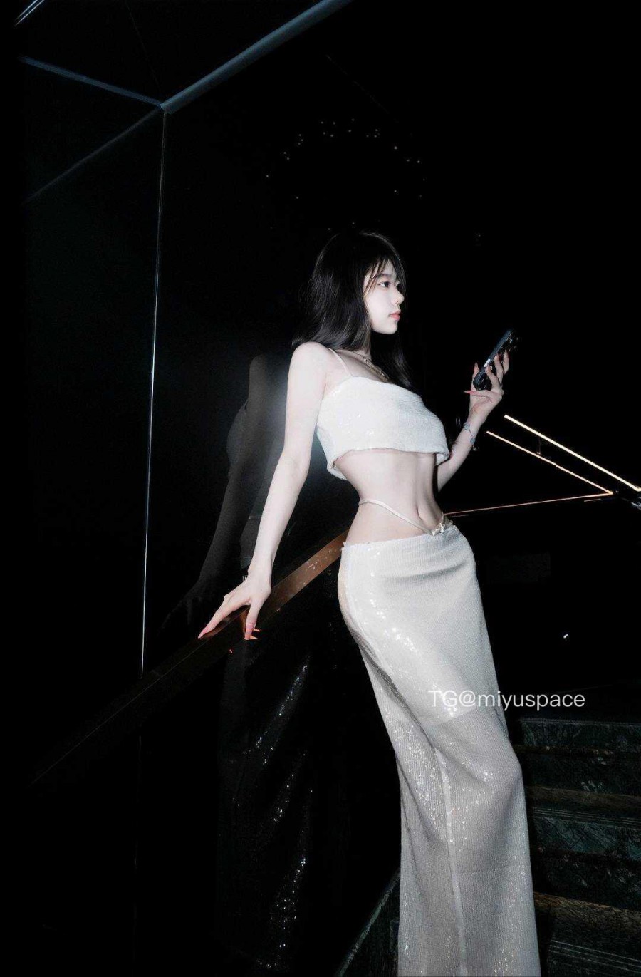 chiara 2025-08-15 17:22:29 嘉宾贴来咯！这组穿搭既显成熟又透漏着一丝少女时代