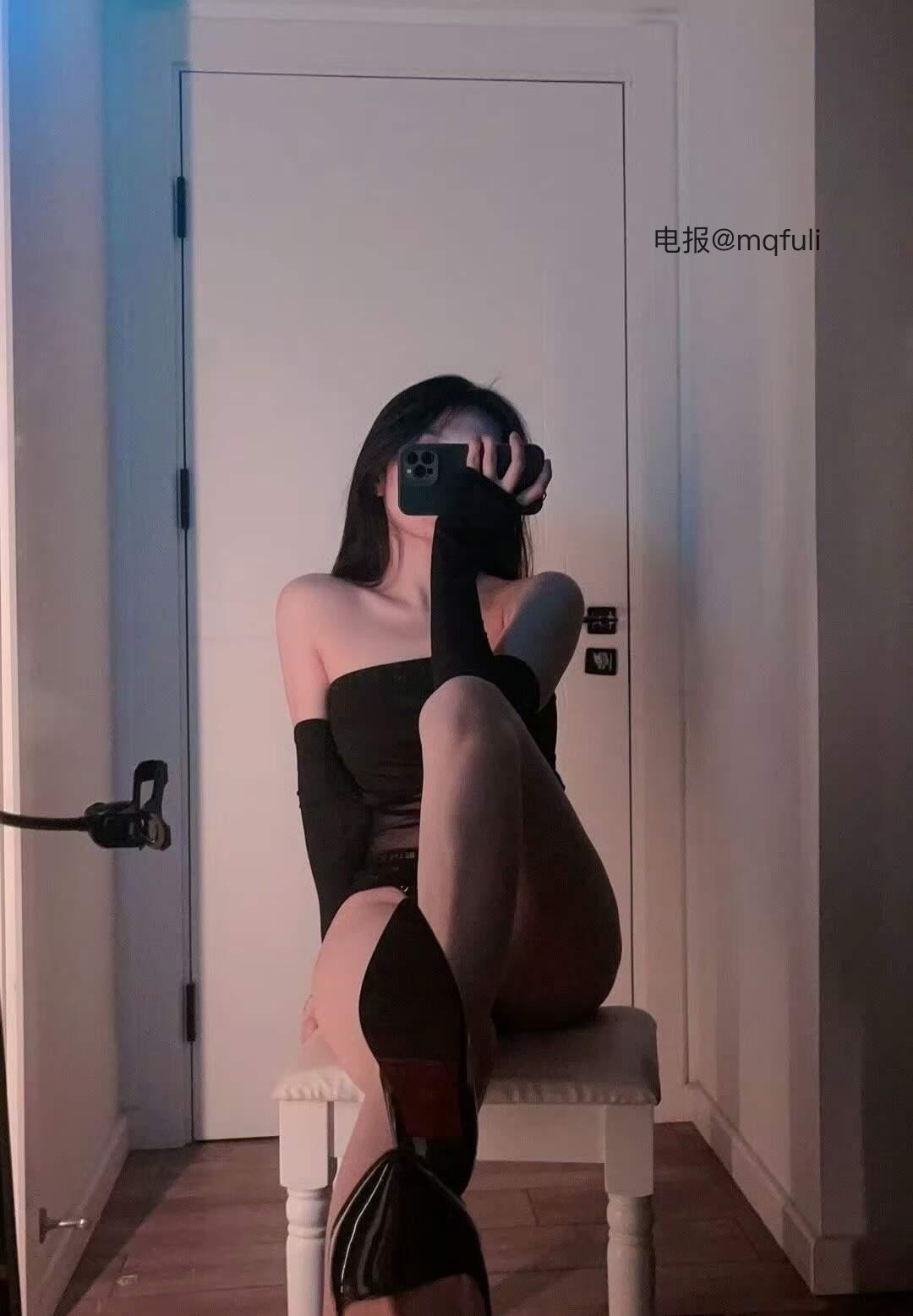 yummyki 2025-08-03 22:47:32 叉开了，怎么坐？