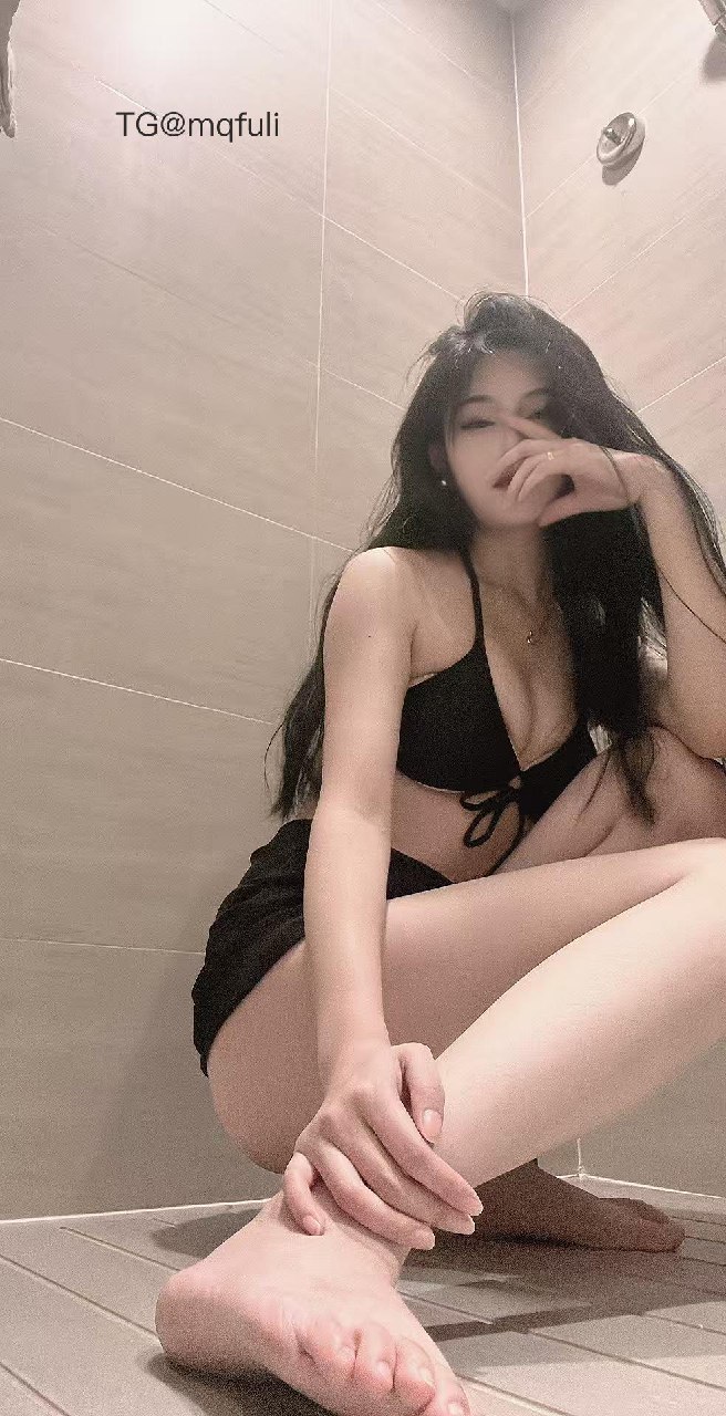 辰妈吖 2025-08-07 18:57:50 三点式比基尼裹裙